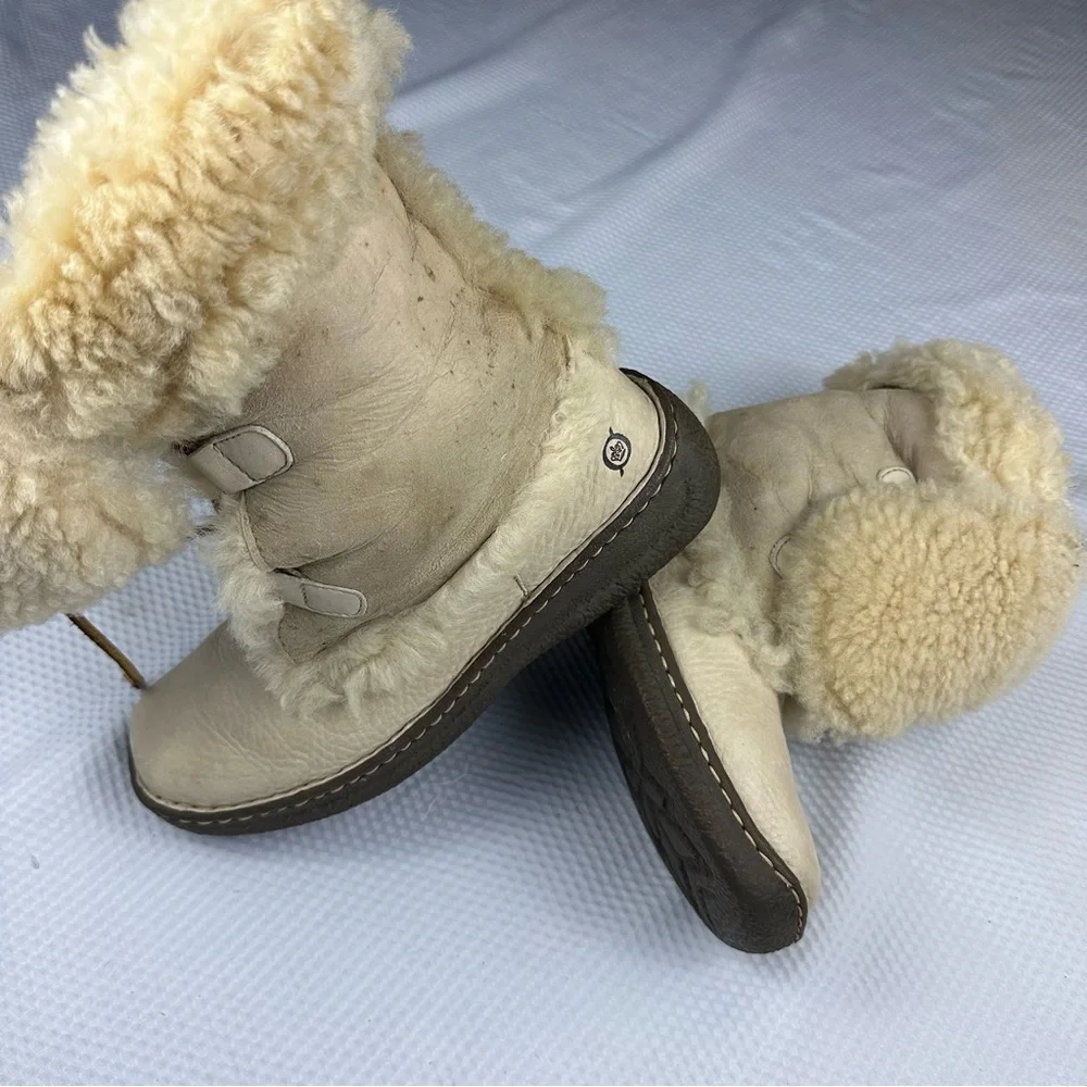Born shearling lined boot